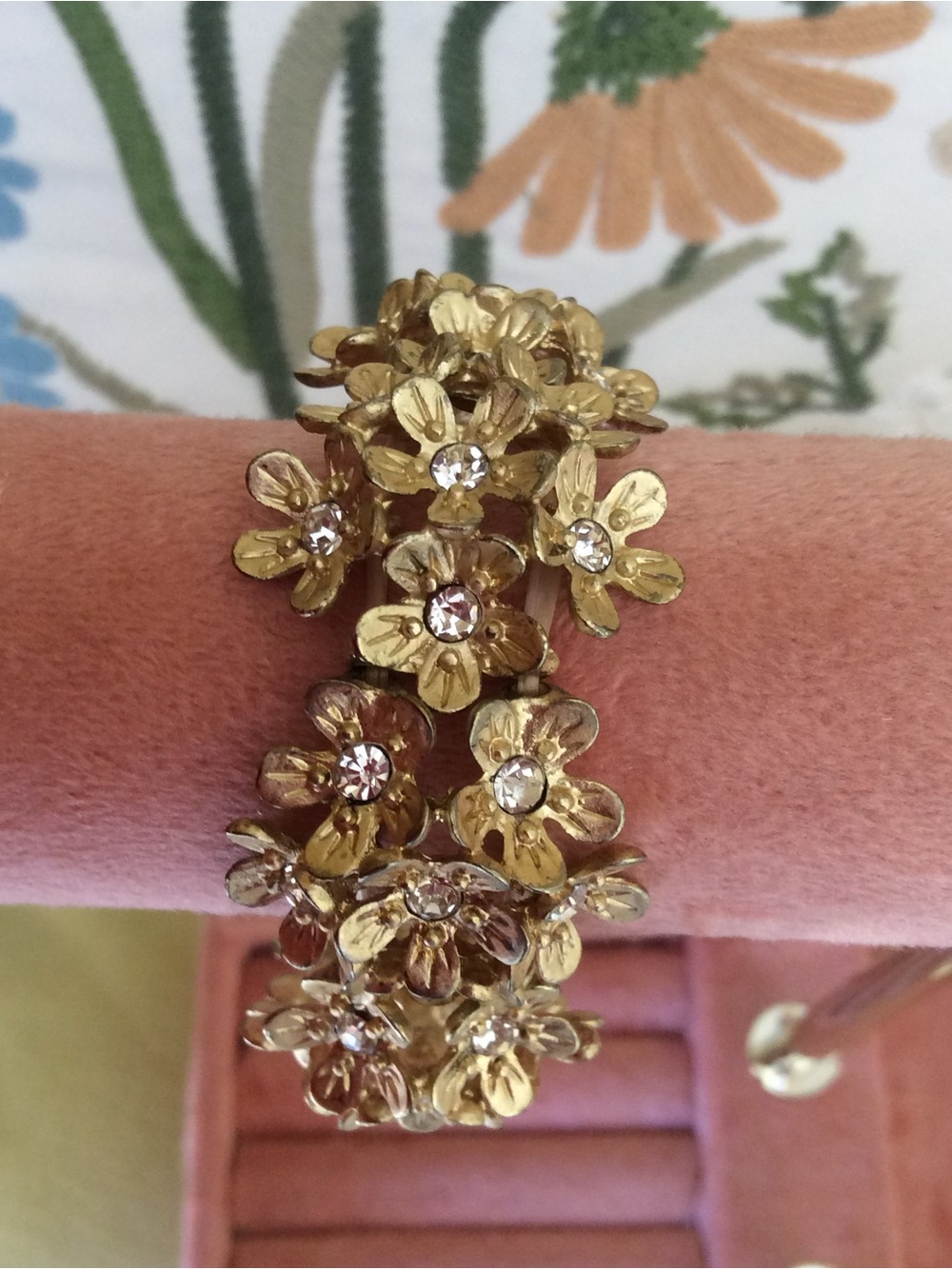 Anthropologie Gold Floral Crystal Stretch Bracelet Circa 2010 NWOT